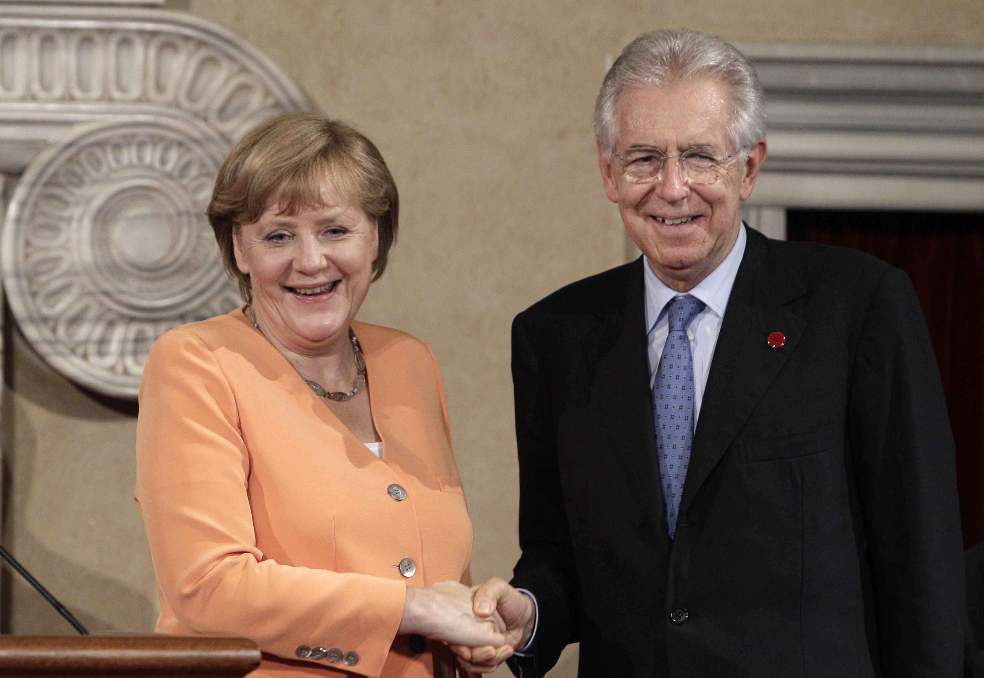 Τον Μάριο Μόντι υποδέχεται στο Βερολίνο η Άνγκελα Μέρκελ